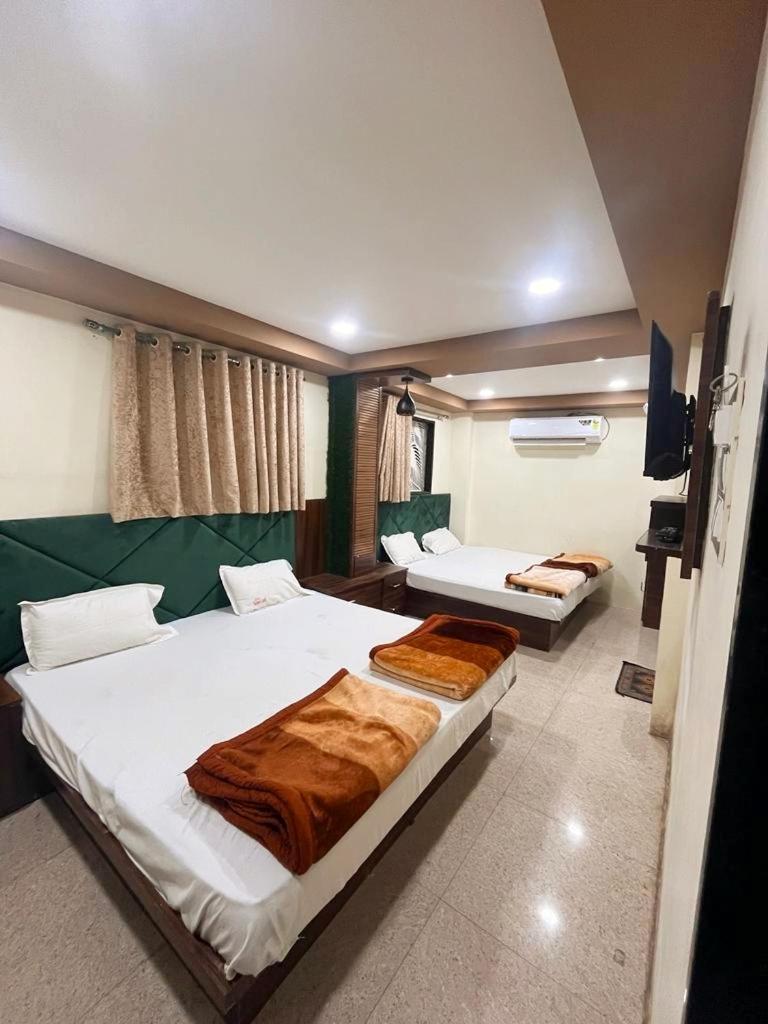 Green Leaf Hotel 우자인 외부 사진